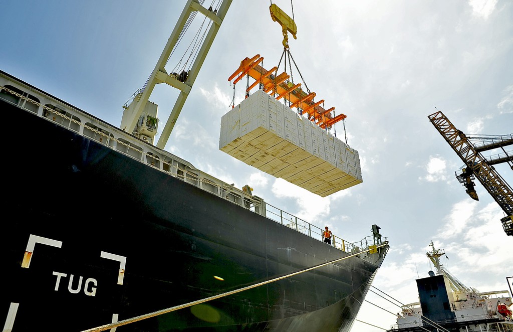Porto de Paranaguá bate recorde de movimentação de cargas em 2017