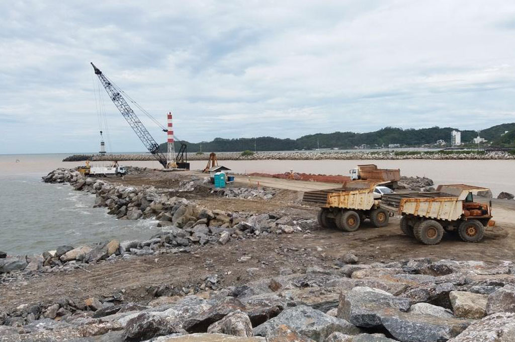 Primeira etapa das obras da bacia de evolução do Porto de Itajaí estão perto de serem concluídas
